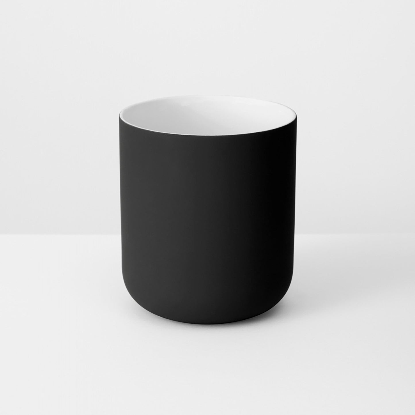 Middle of Nowhere - Minna Planter Black